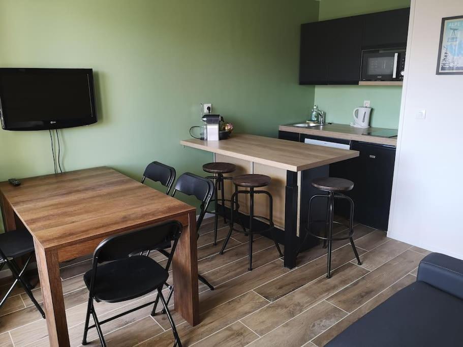 Apartamento Au Pied Des Pistes Avec Parking Entierement Renove Huez Exterior foto