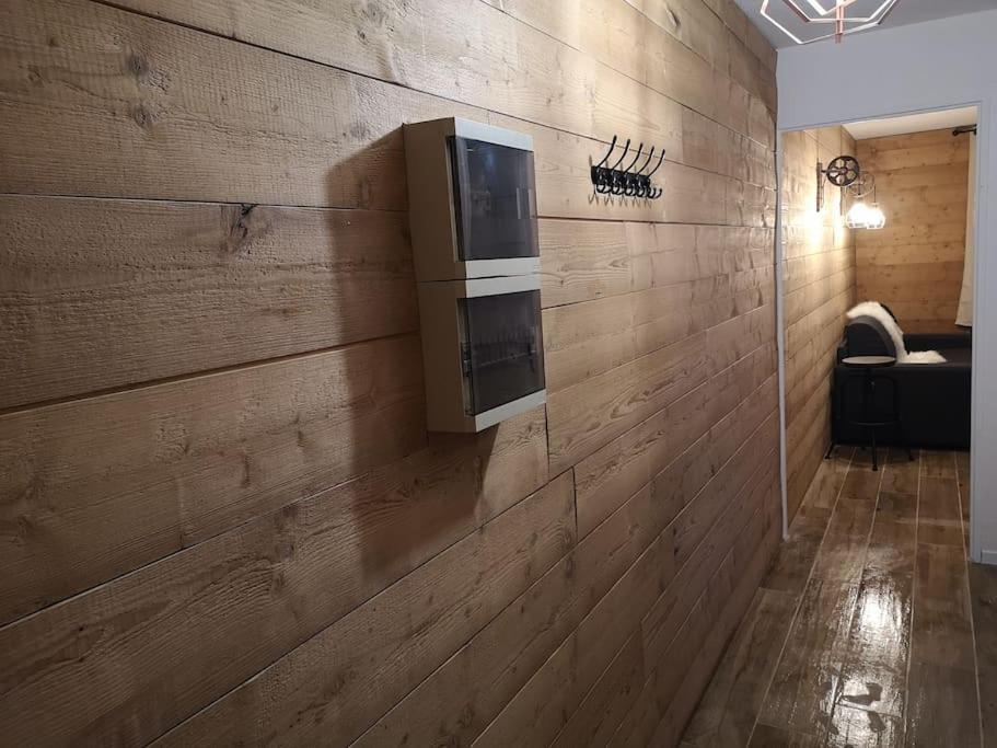 Apartamento Au Pied Des Pistes Avec Parking Entierement Renove Huez Exterior foto